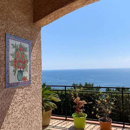 度假居 Beautiful With Sea View And Pool Saint-Raphaël